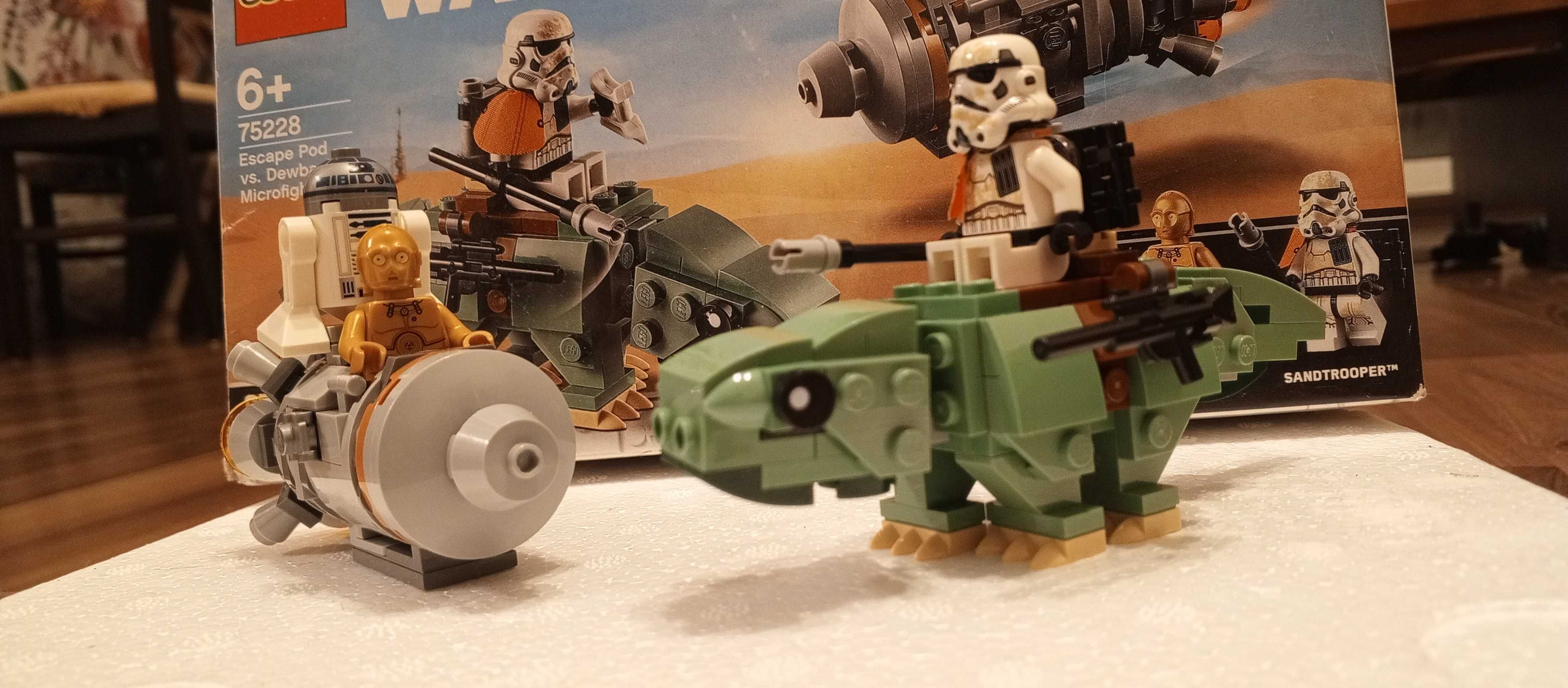 Lego Kapsuła ratunkowa vs dewback microfighters