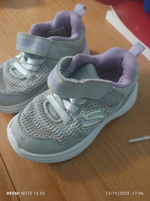 Vendo sapatilhas de bebe