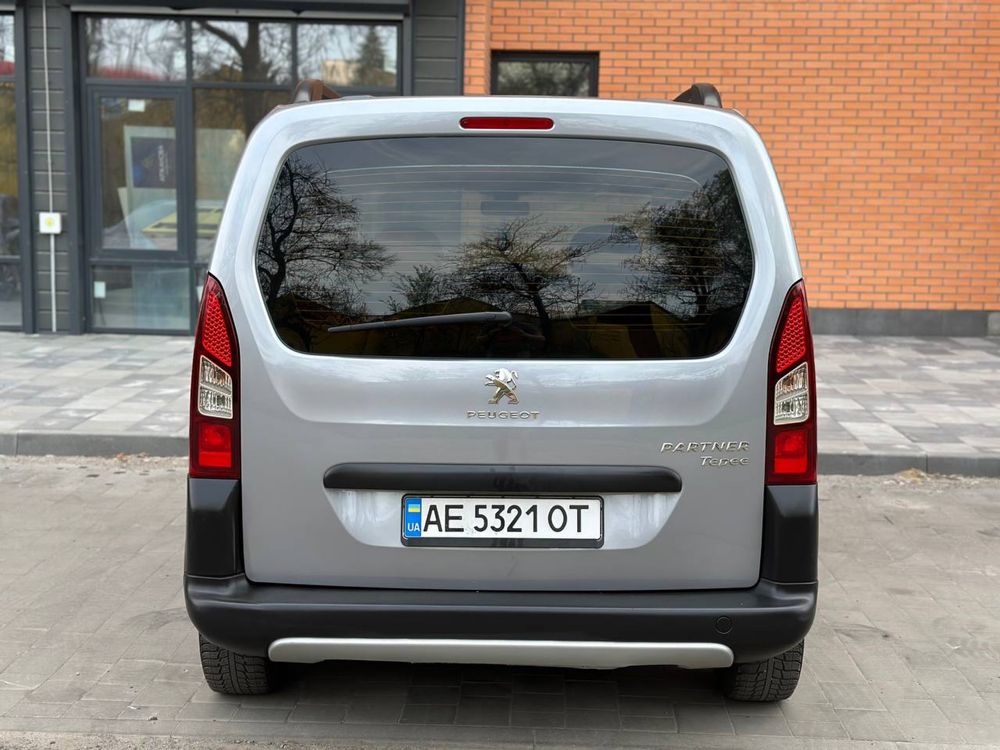 Peugeot Partner 2017 дизель пассажир