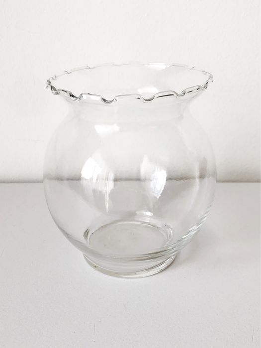 Szklany wazon True Vintage z falbanką