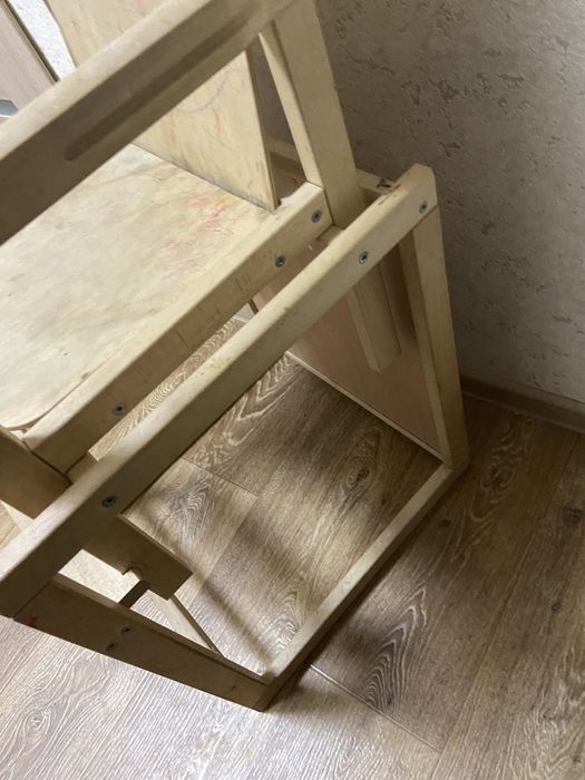 Продам дитячий стіл і стілець. Дерев’яний.