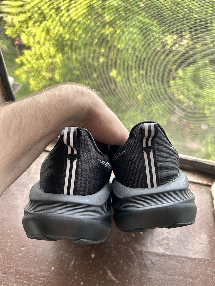 Чоловічі бігові кросівки Asics Novablast 5 Black