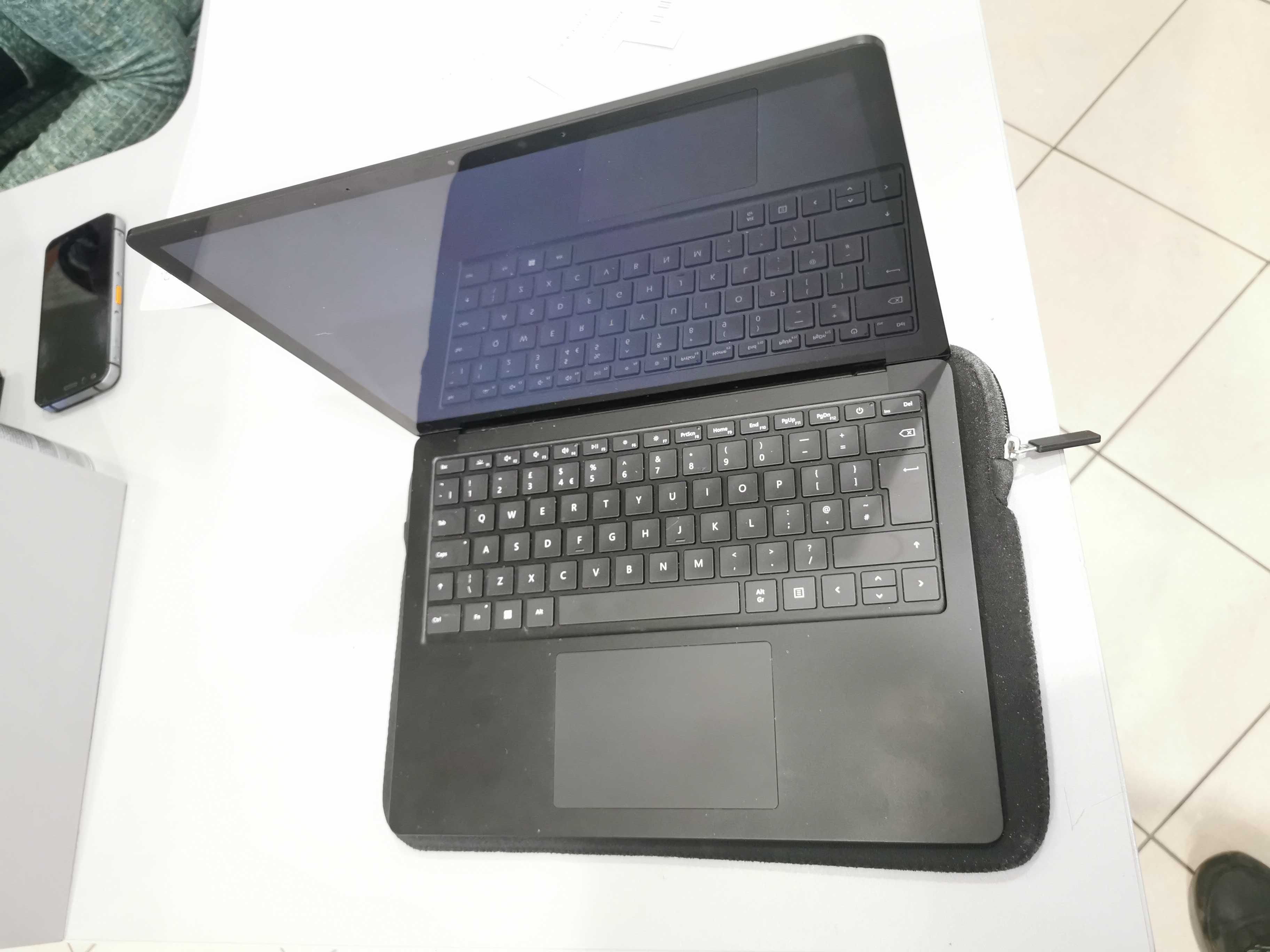Surface Laptop 3 - 13.5 in. i7 10gen/16/256