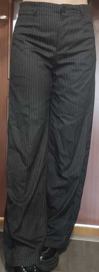 Bershka alternative spodnie w paski