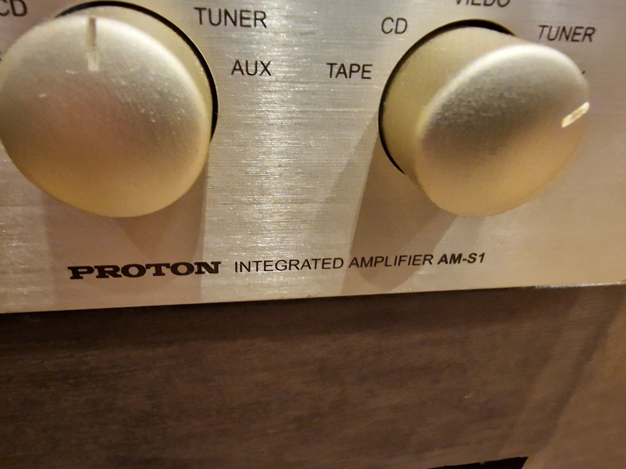 PROTON AM-S1 amplituner 2 x 150 watt stereo