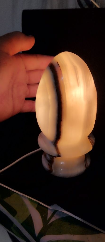 Lampa stołowa . Onyx.