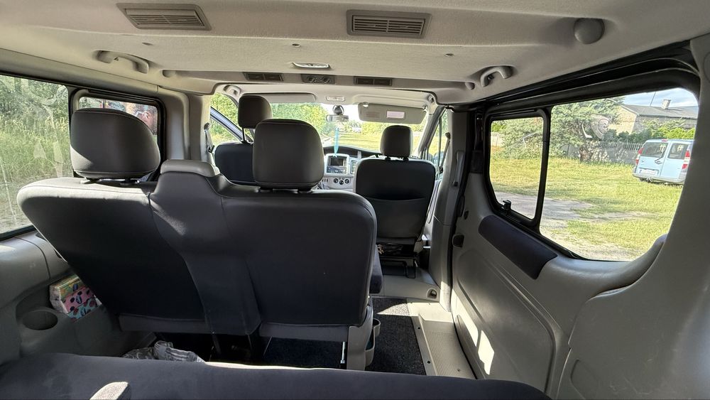 Renault Trafic Black Edition 2010 2.0 dCi 115KM 7-osobowy