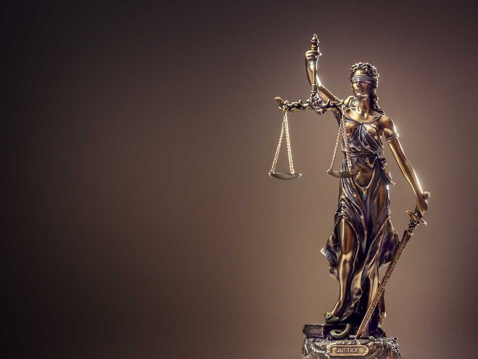 Адвокат з багаторічним досвідом!