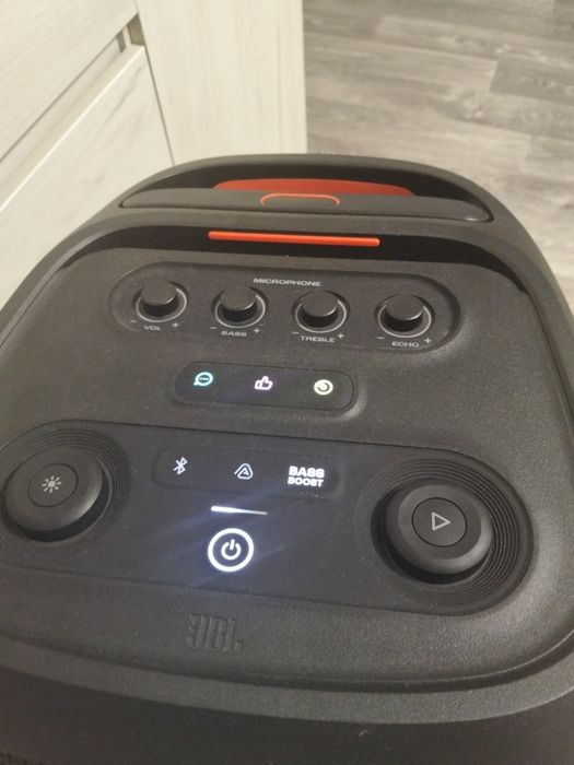 Продам jbl partybox 320