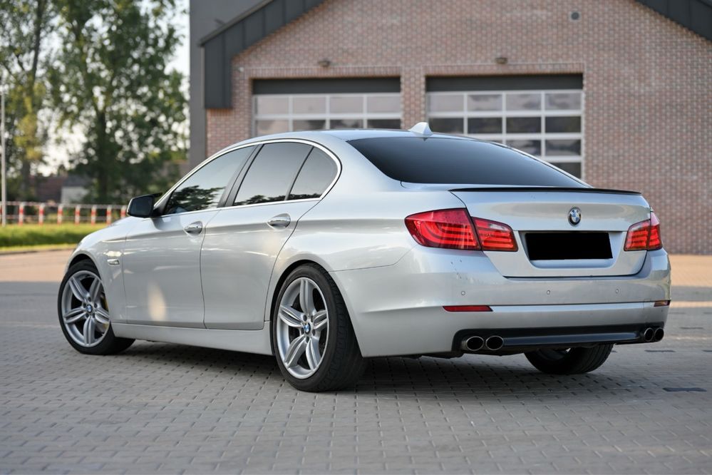 Bmw f10 3.0 2010 kamera cofania,podgrzewane fotele,bluetooth 334 konie