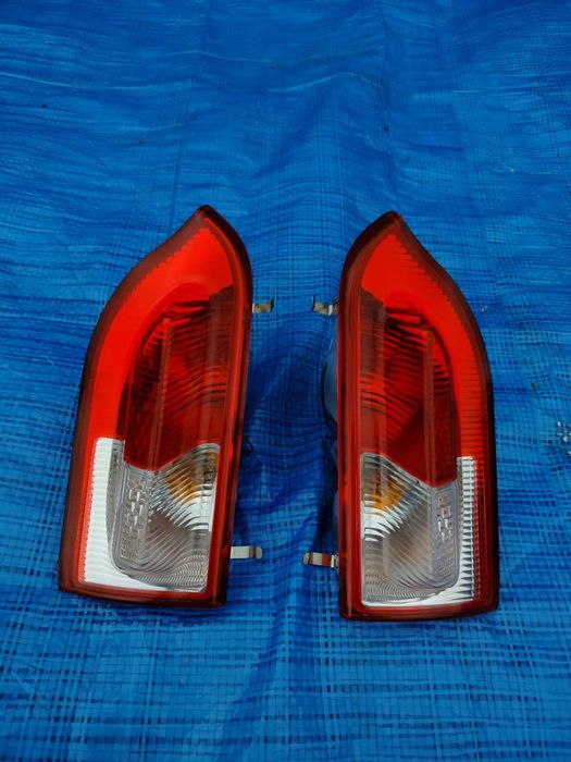 LAMPKI LAMPY BAGAŻNIKA LEWA / PRAWA OPEL INSIGNIA KOMBI