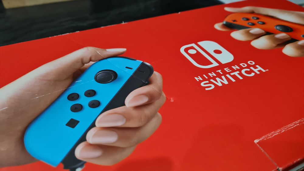 Konsola Nintendo switch plus dwie gry edycja pudełkowa