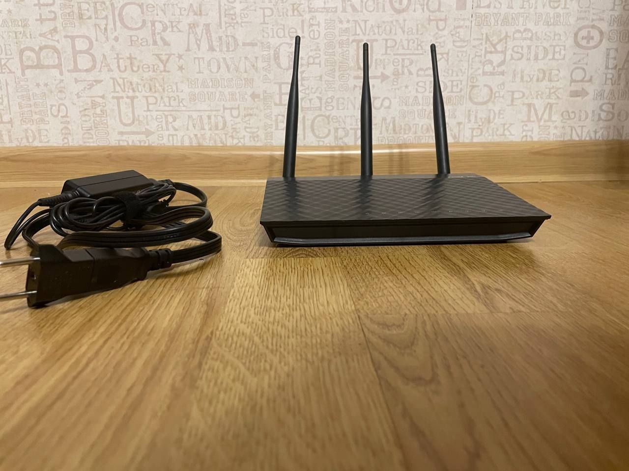 Asus RT-AC66U гігабітний WIFI роутер