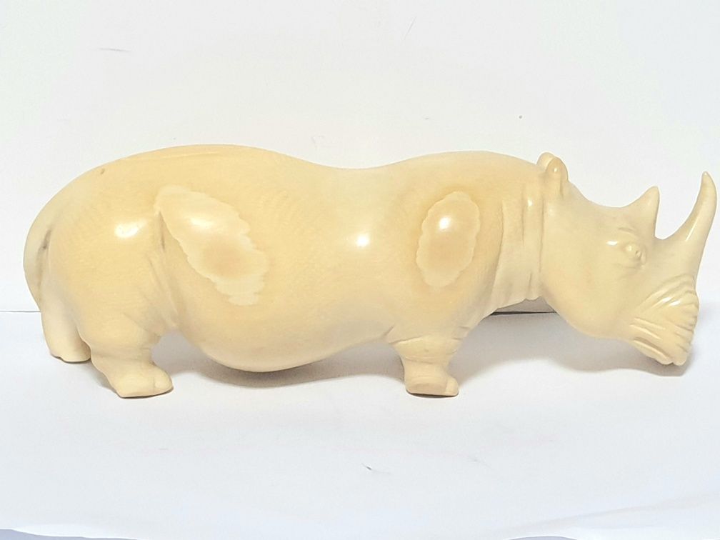 Magnífica preciosa antiga escultura asiática de um rinoceronte