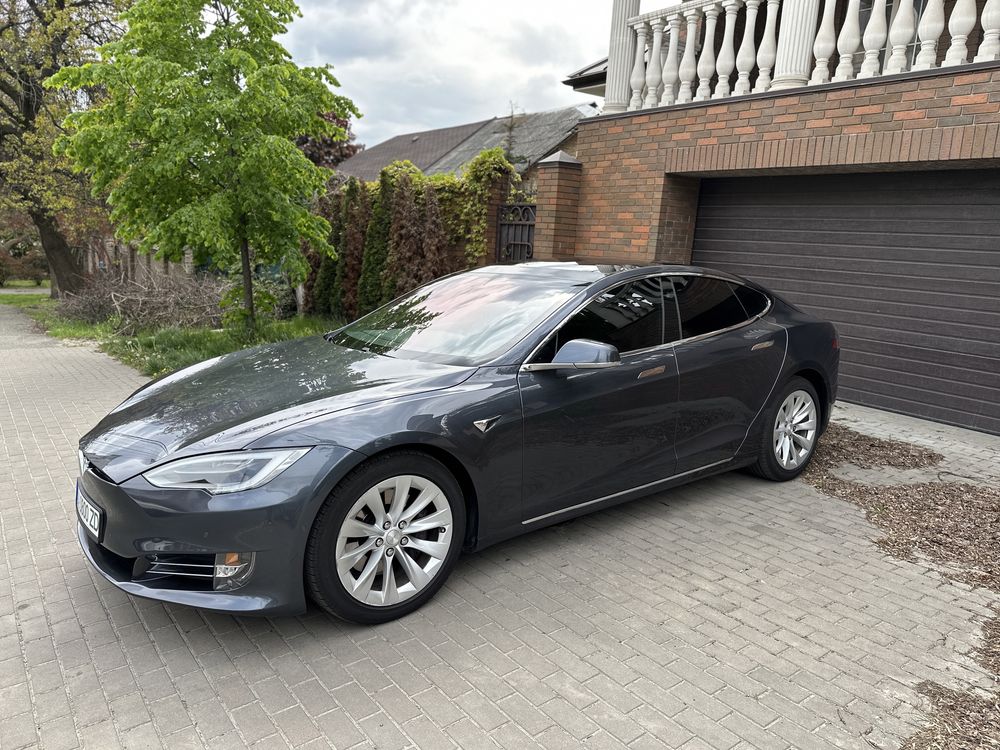 Tesla model S FSD