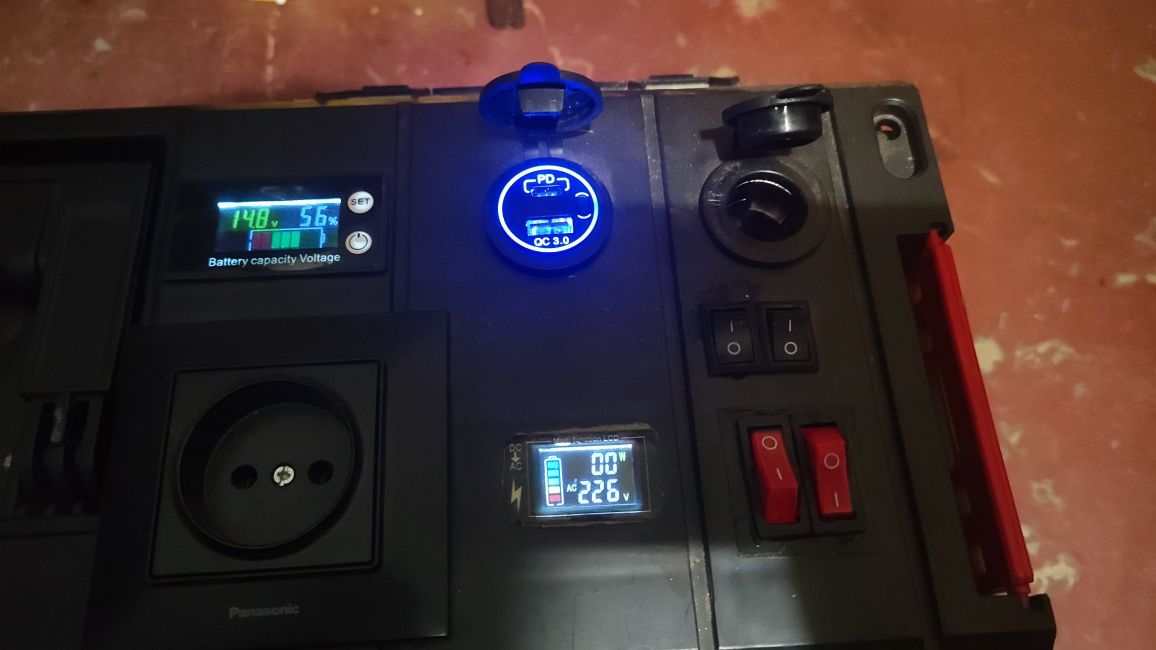 Зарядна станція 1250 вт*год, потужність до 1000w