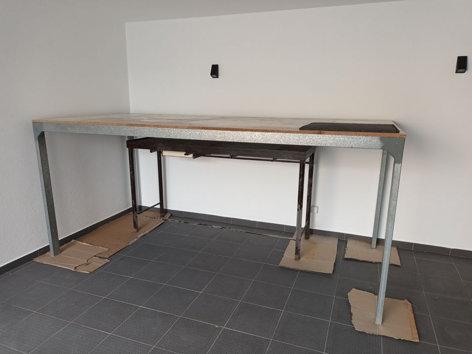 Plataforma Mesa ou bancada grande