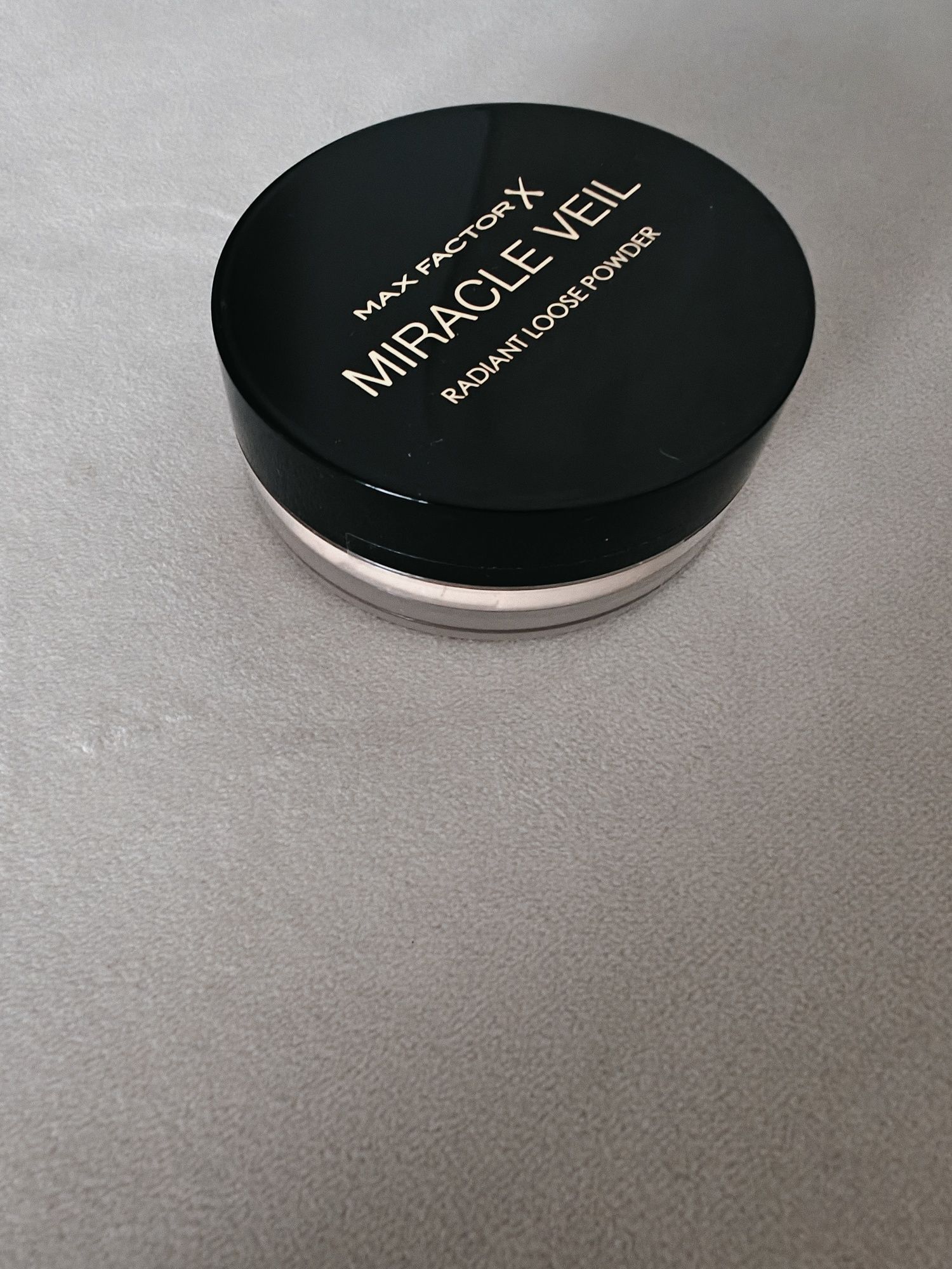 Max Factor Miracle Veil rozświetlający puder sypki translucent