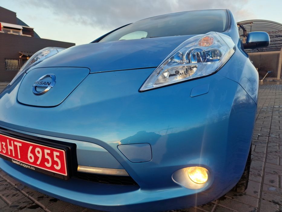 Nissan Leaf 2012рік 112т.км Батарея 10/12