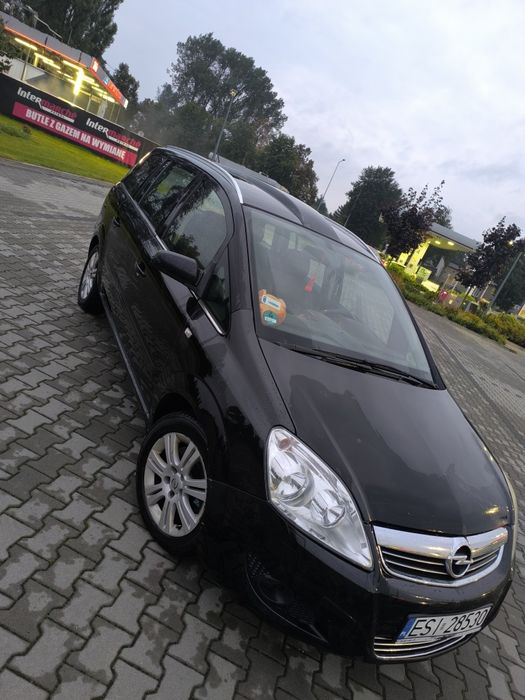Opel Zafira B 2.2b
