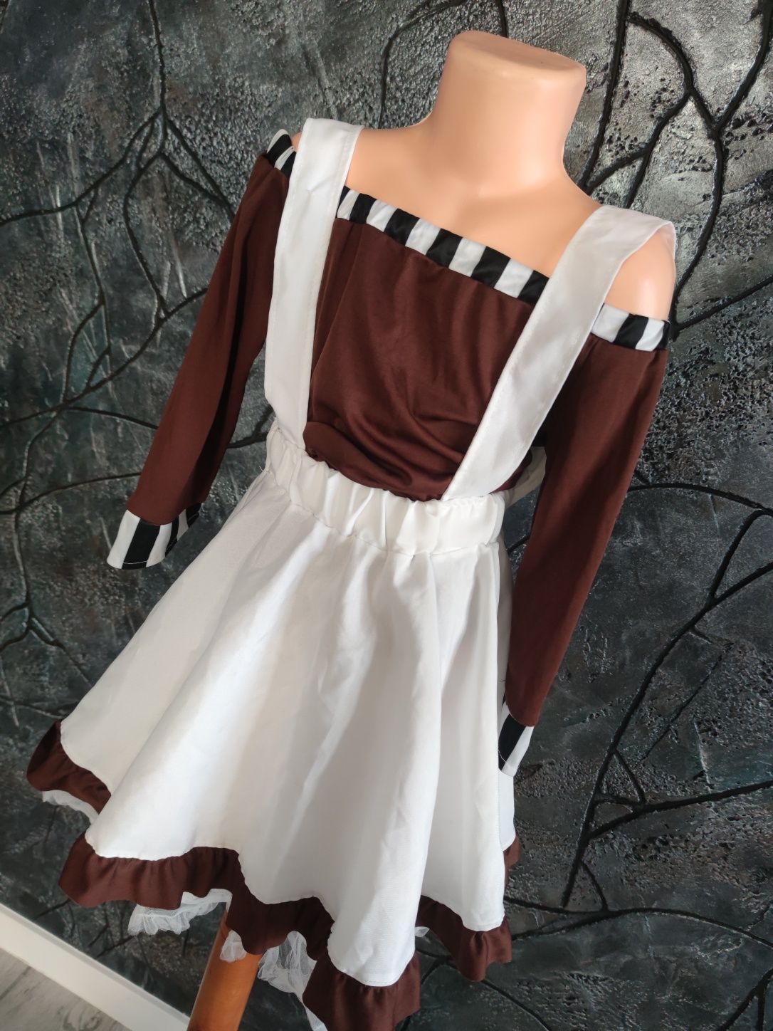 Kostium przebranie strój dla dziewczynki rozmiar 104 na halloween