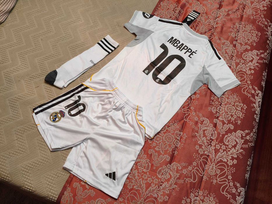 Camisola Criança Mbappe Equipamento Real Madrid | NOVO