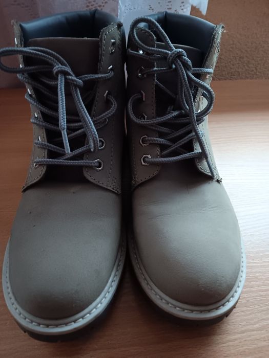 Buty damskie trapery