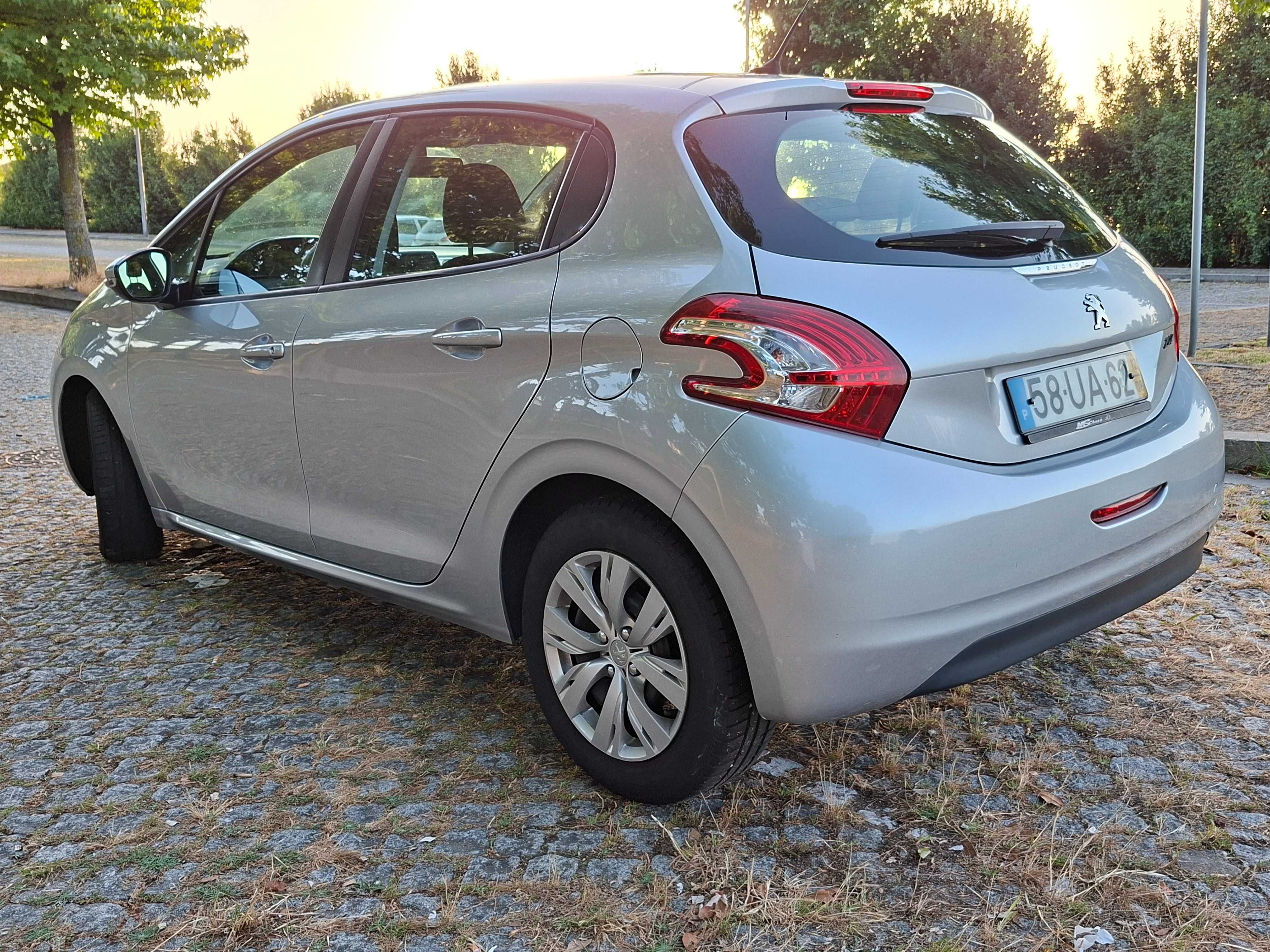 Peugeot 208 1.4 Hdi