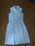 Vestido em linho, estilo militar