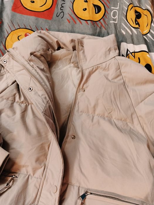 Зимова жіноча куртка