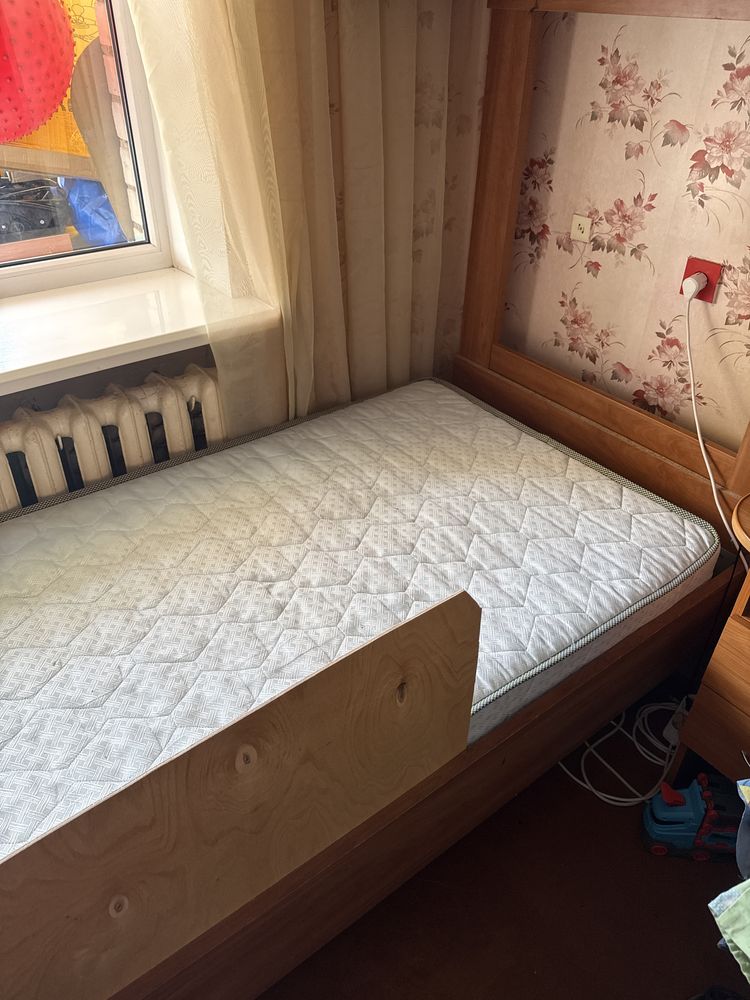 Двоповерхове дитяче ліжко з матрацами та ящиком