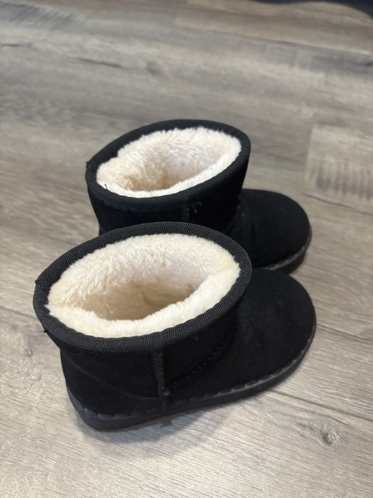 Угги для дівчинки 25 р