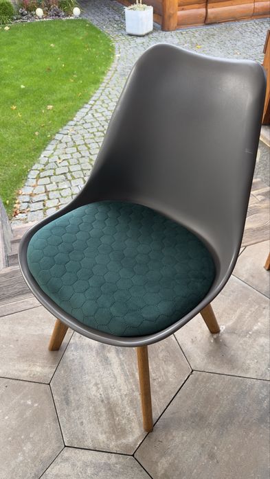 4 krzesla do kuchni lub jadalni