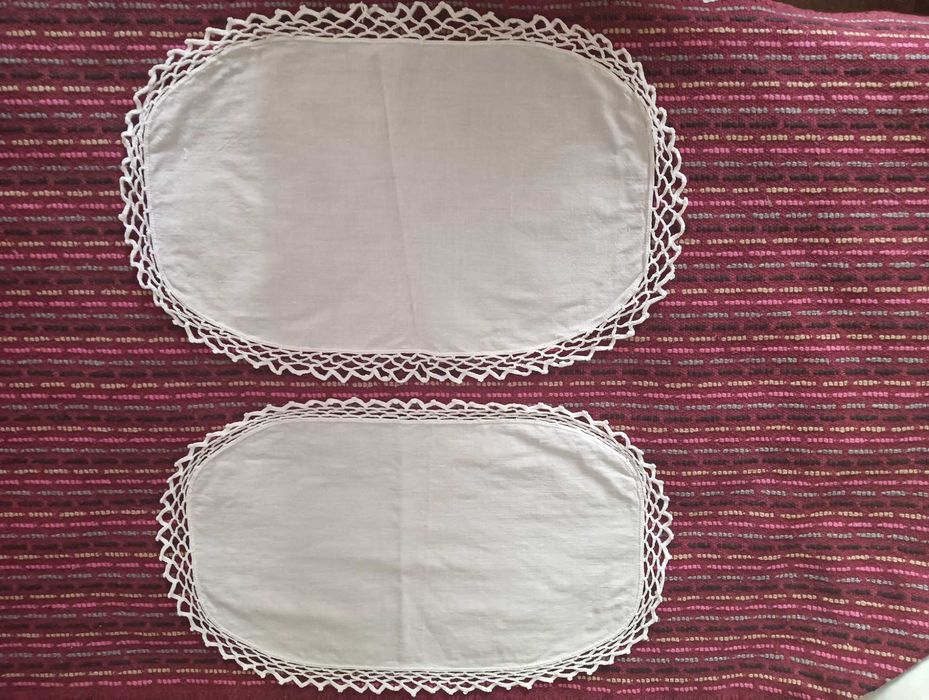 Conj. 2 Naperons combinação linho e renda 41x27cm