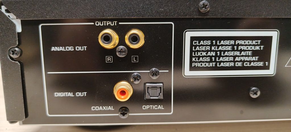 Odtwarzacz CD player YAMAHA CD-S300. USB