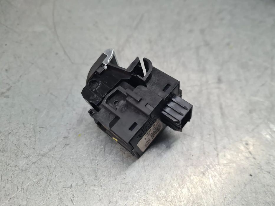 Botão / interruptor travão de parque AUDI A3 (8V1, 8VK)