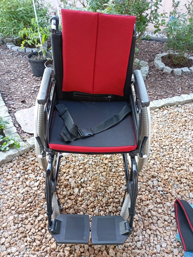 Wózek inwalidzki aluminiowy