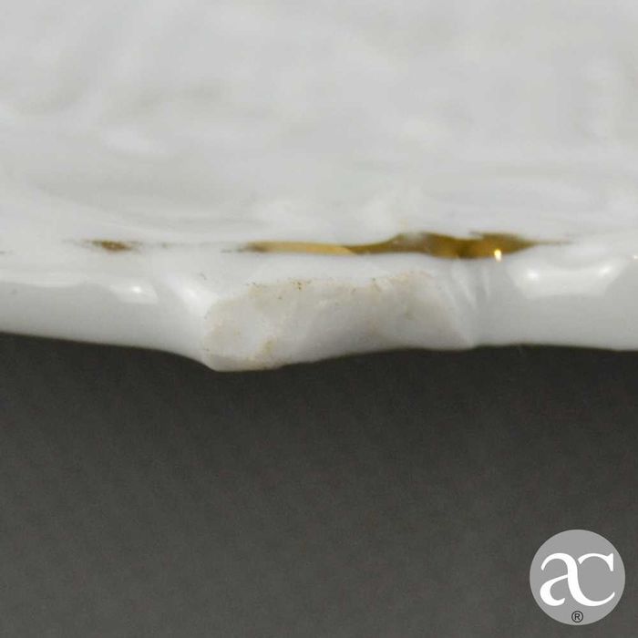 Prato para bolos em porcelana da Fábrica da Vista Alegre