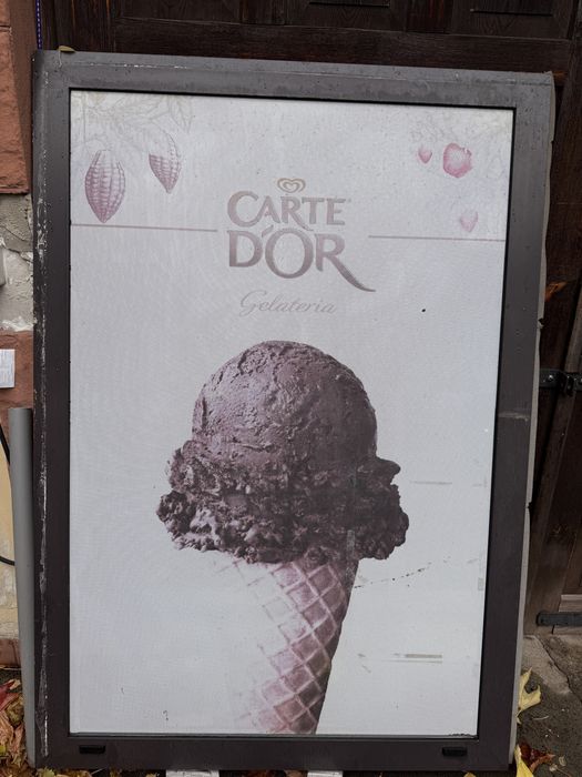 Okno aluminiowe brązowe