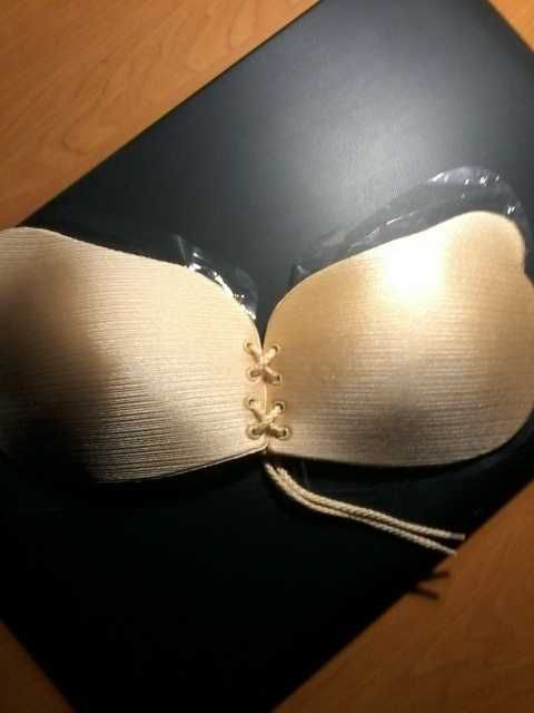 В новом состоянии в упаковке бюстгальтер невидимка,CrossMakeUP Bra