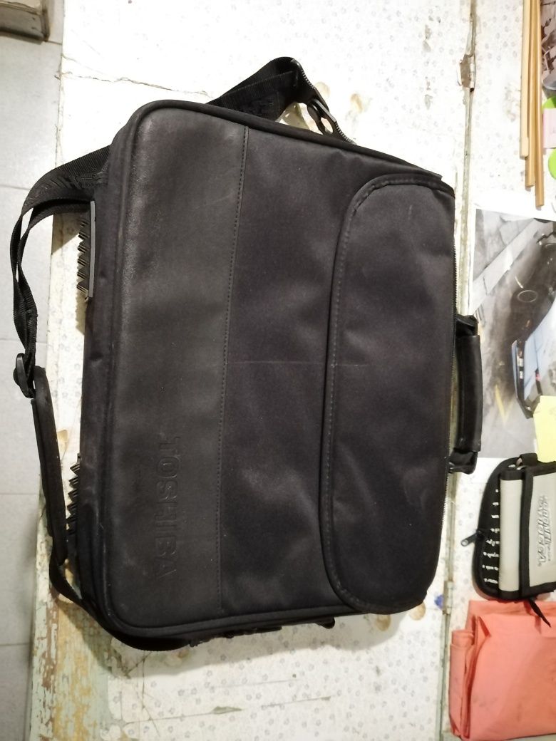 Vendo mala para computadores de portáteis bom estado