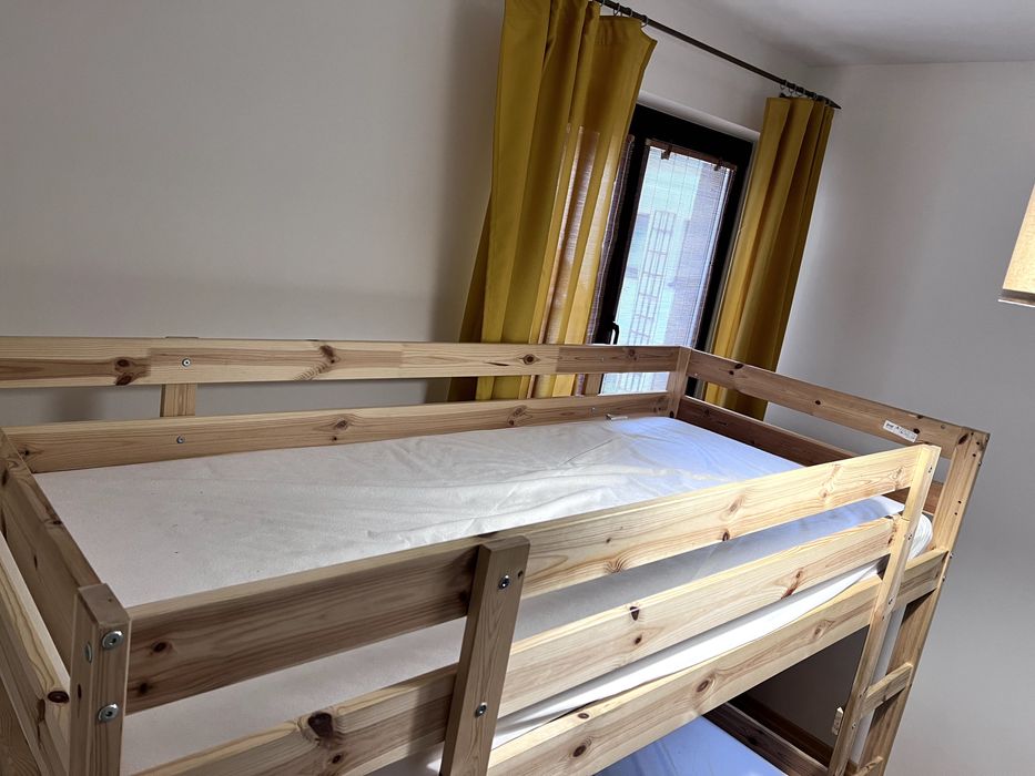 Sprzedam łóżko piętrowe IKEA - MYDAL z materacami i zabezpieczeniami