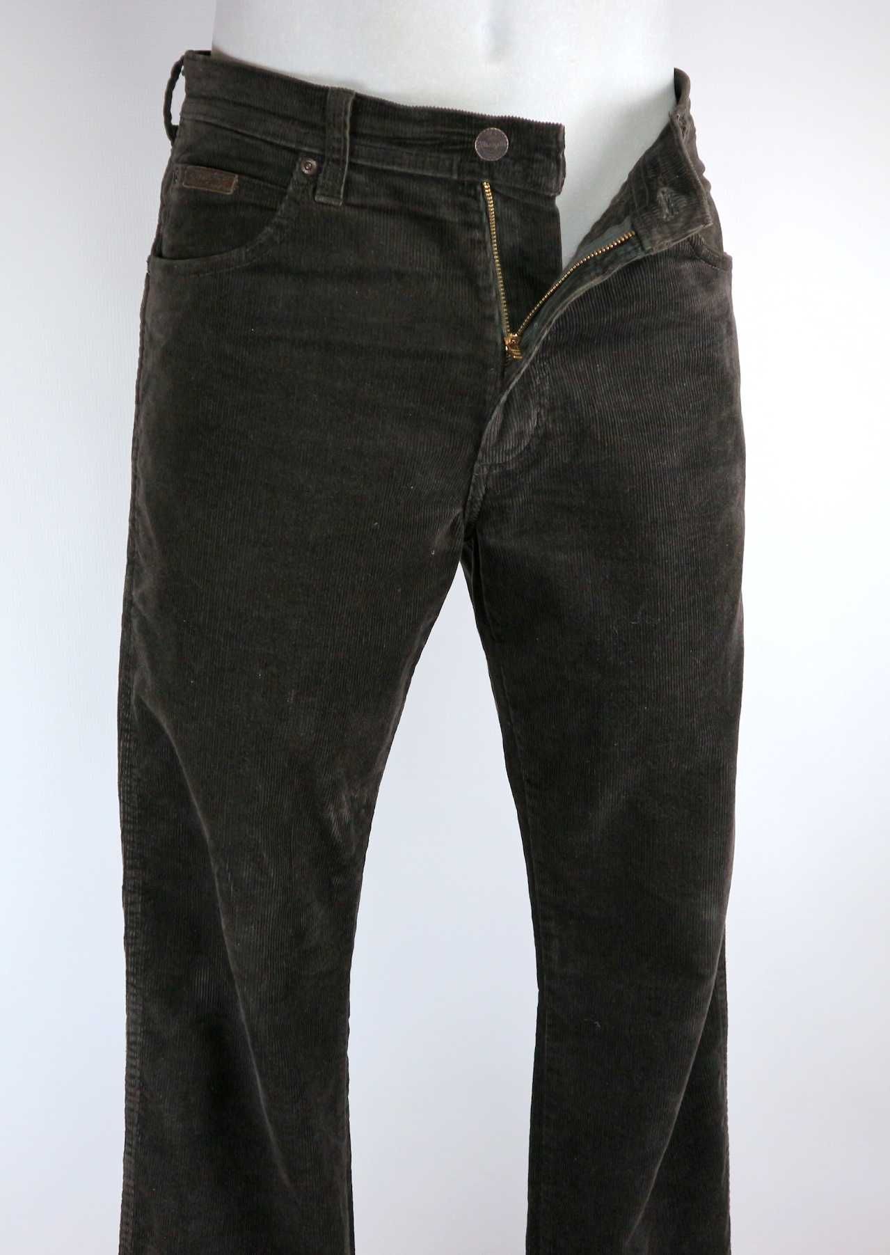 Wrangler Arizona Stretch spodnie sztruksy W34 L32 pas 2 x 44 cm