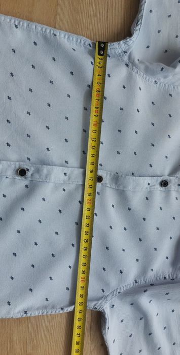 Koszula Zara 116 dł rękaw jasnoniebieska z drobnym wzorem stójką