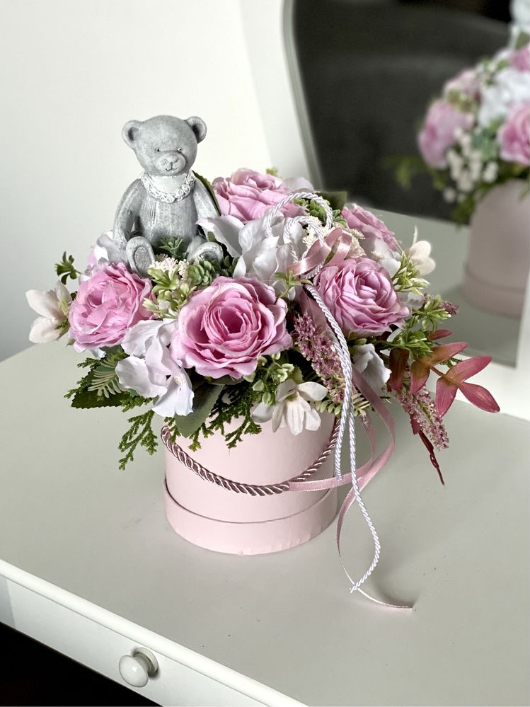 Flower box z misiem dzień kobiet urodziny roczek prezent