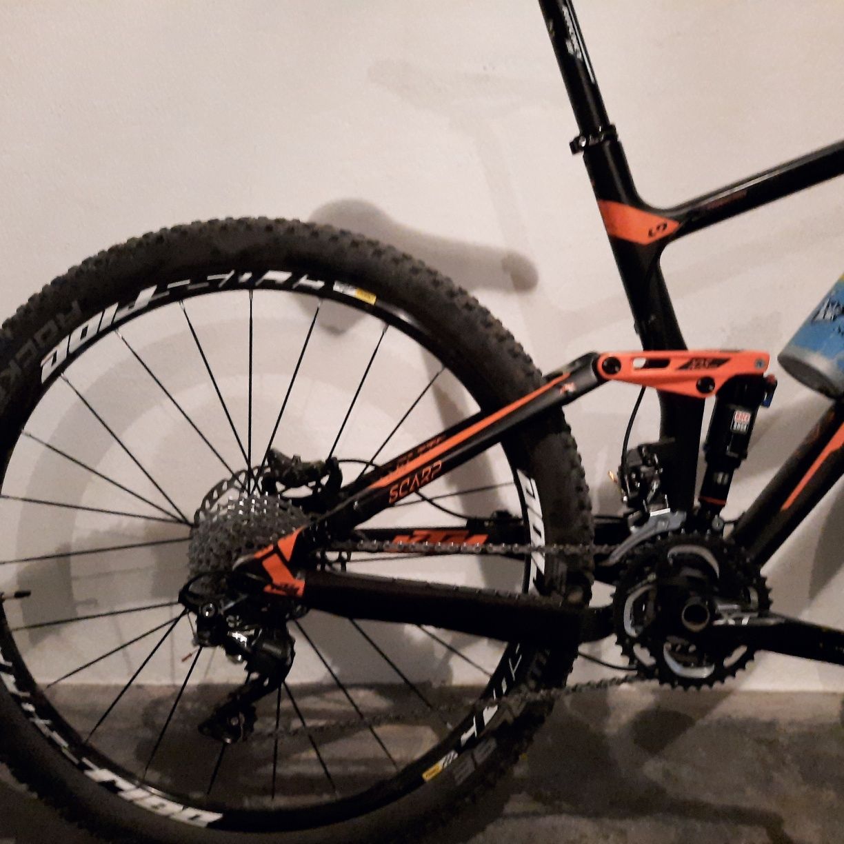 Bicicleta carbono ktm scarp elite