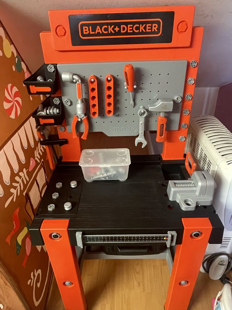 Mesa de Ferramentas Black&Decker + Ferramentas Parkside