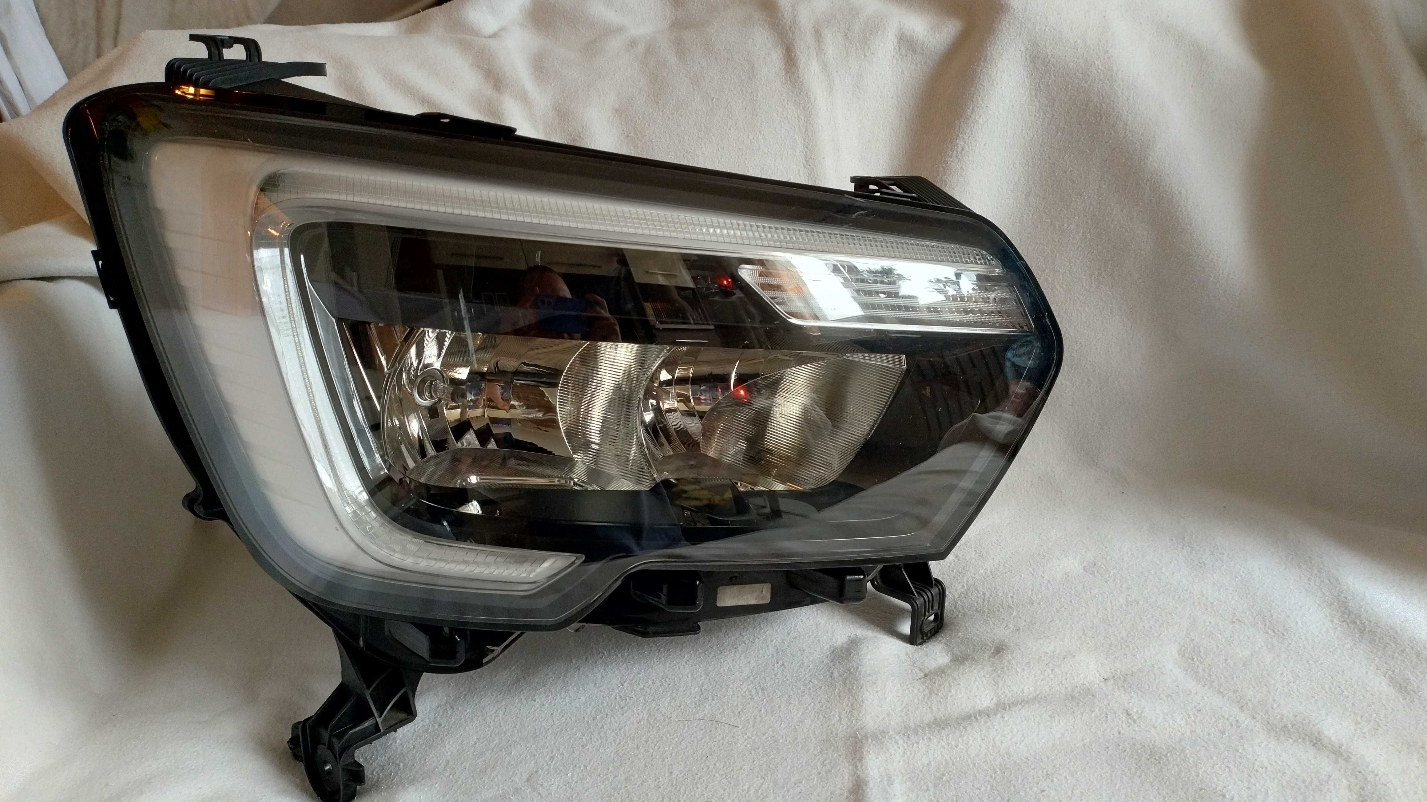 Reflektor Prawy Lampa Przednia Prawa LED Renault Master III Lift 19-