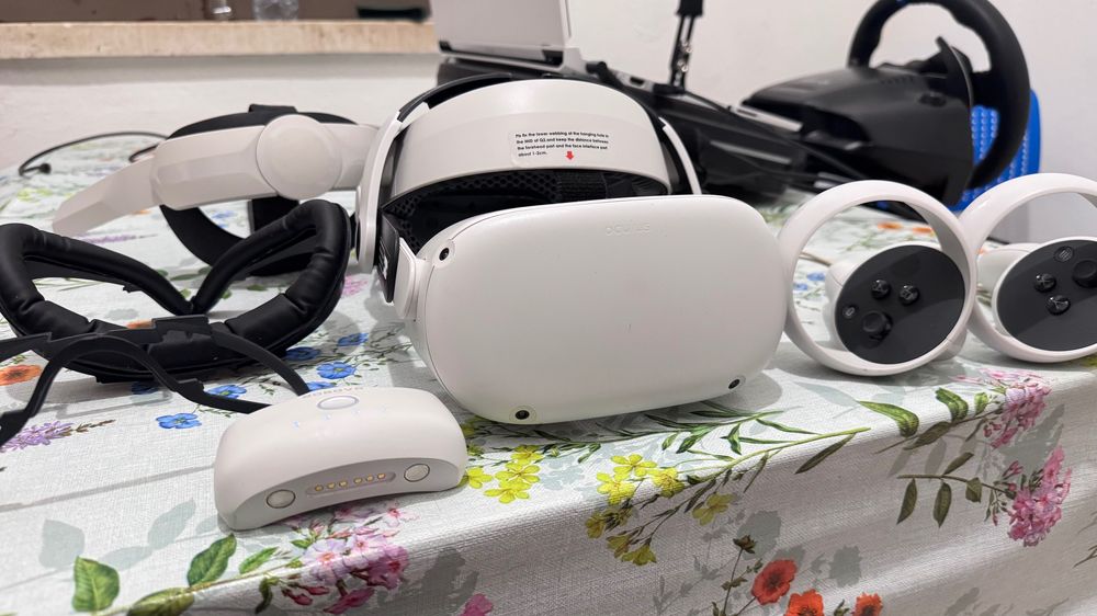 Meta Quest 2 64Gb +Bobo VR com Power Bank +Face Cover Nova NUNCA usada