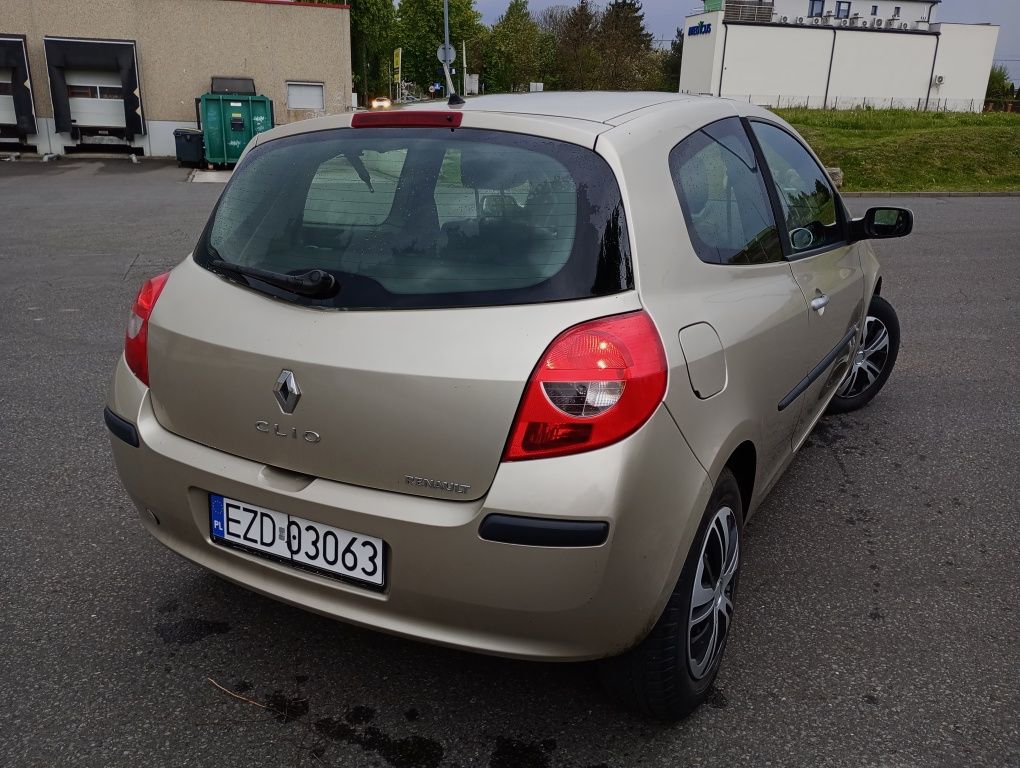 Zadbane Renault Clio 1.6 Benzyna*KLIMA*Niski Przebieg !